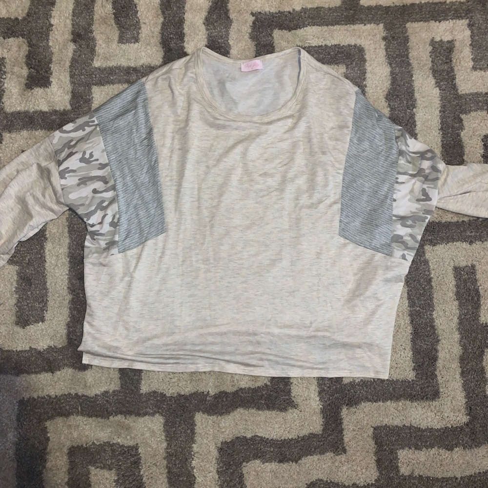 pink lily flowy light top